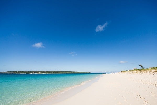 白い砂浜で彼とまったり…！おすすめの隠れビーチが和歌山にありました