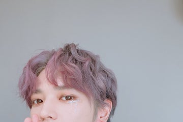 Bts Nct ラインストーンメイク がメンズにも流行中 男女の垣根超えたキラキラメイクに注目 モデルプレス Bts Nct ラインストーンメイク がメンズにも流行中 男女の垣根超えたキラキラメイクに注目 モデルプレス