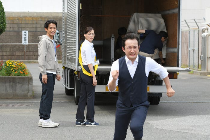 竹野内豊、綾瀬はるか、浅利陽介/「義母と娘のブルース」第3話より(C)TBS