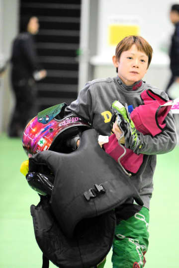 【ボート】鳴門PG1 ボクシングにハマり腹筋はバキバキの今井裕梨