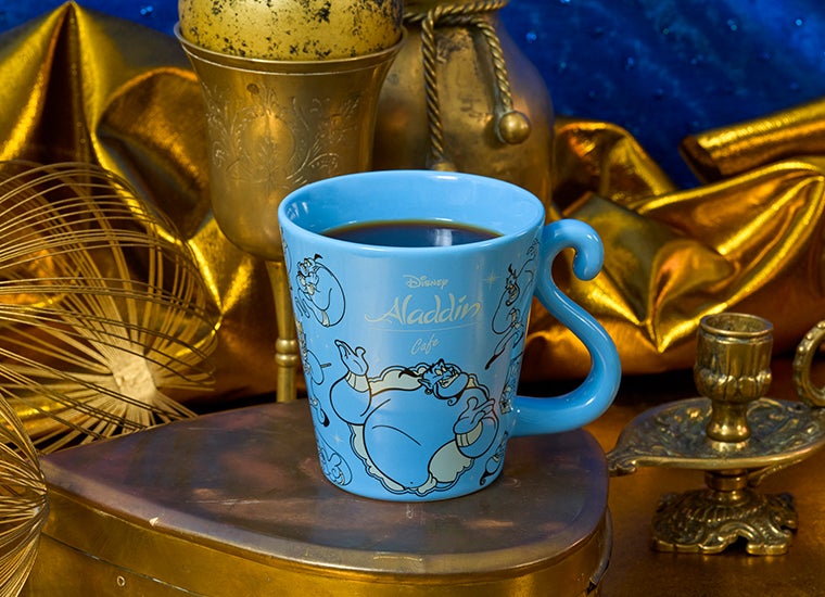 カフェインレスホットコーヒー税込690円（C）Disney