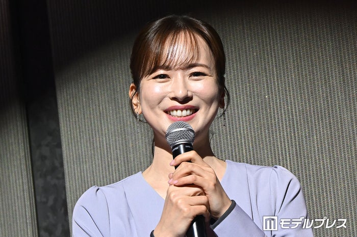 皆藤愛子アナ、ノースリーブで二の腕スラリ 華やかレースワンピ姿に「清楚で上品」「透明感がすごい」と絶賛の声