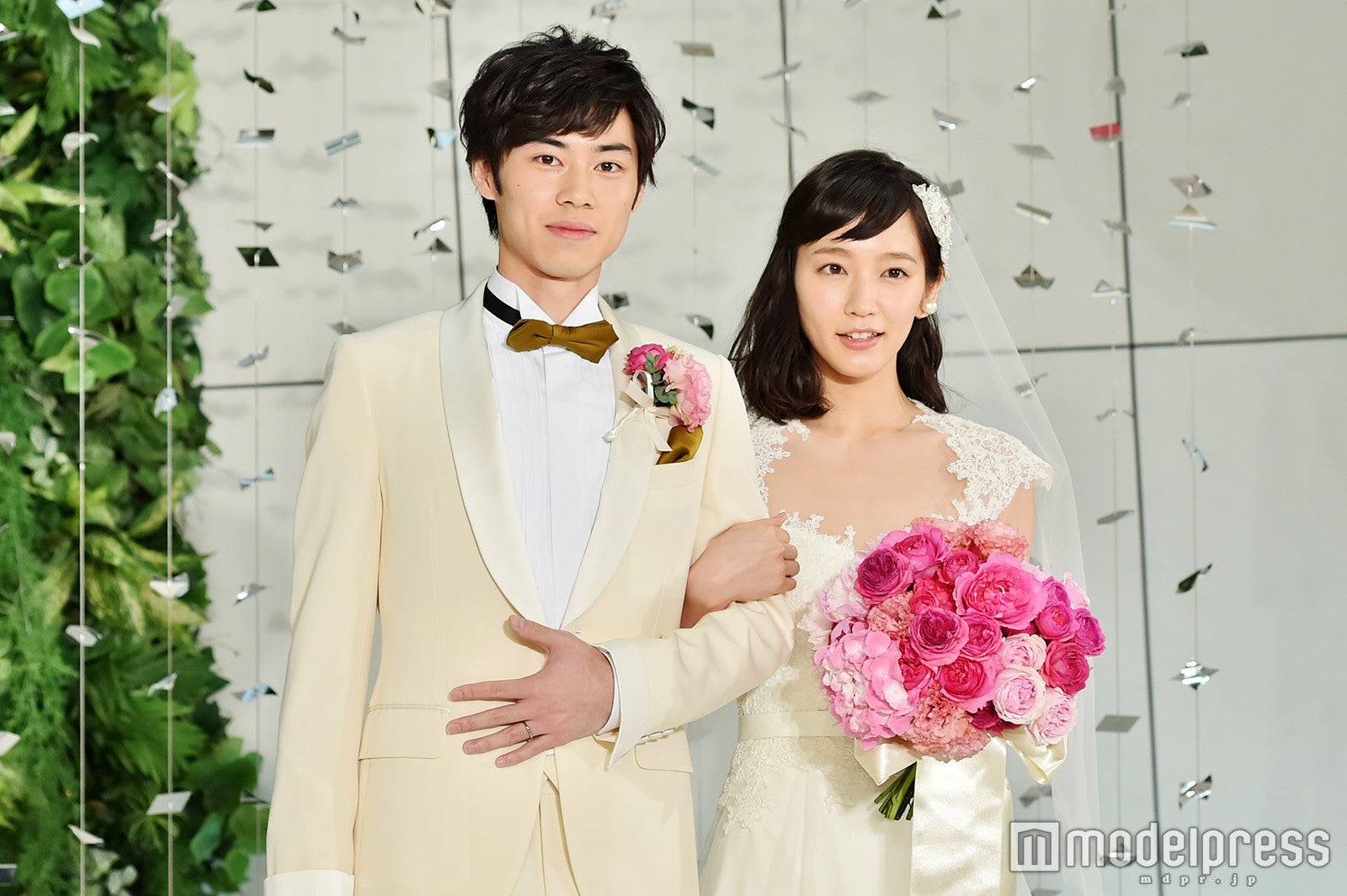 吉岡里帆、戸塚純貴（C）モデルプレス