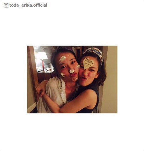 戸田恵梨香＆水川あさみの密着2ショットに歓喜の声「最高」「可愛い」