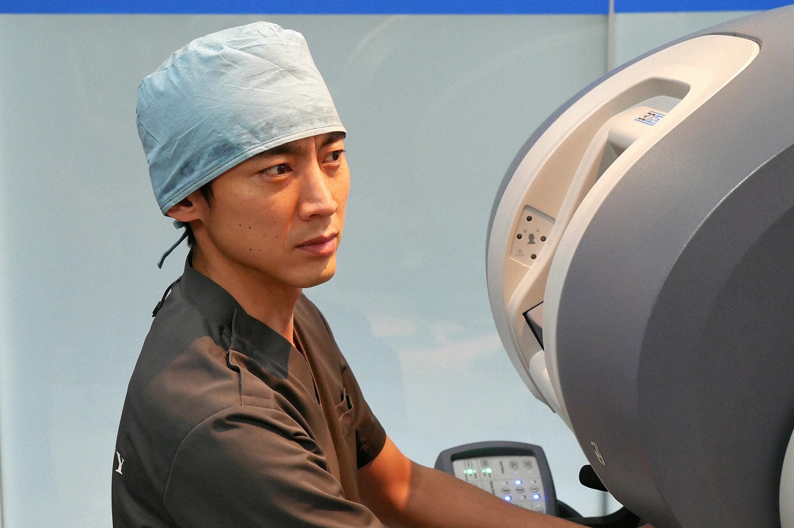 小泉孝太郎／「ブラックペアン」第5話より（C）TBS