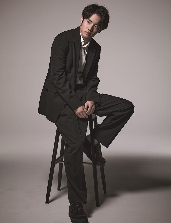 赤楚衛二インタビュー&フォトブック『E』撮影:宮脇進/ワニブックス刊