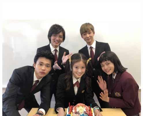 今田美桜、King & Prince平野紫耀撮影「花のち晴れ」キャスト集結のバースデーショット公開