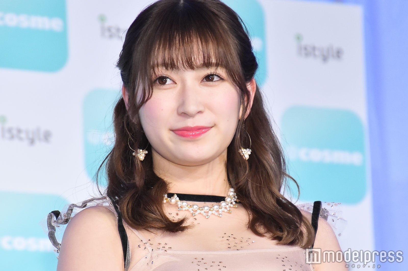 Nmb48吉田朱里 黒髪ヘア メイクで雰囲気ガラリ めちゃくちゃ可愛い ハーフっぽい と反響 モデルプレス