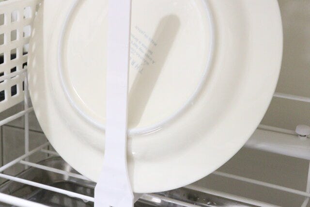 ダイソー　水切りスタンド　装着例　使用例　皿