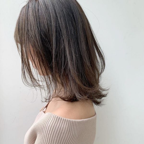 暗めのベージュ系ヘアカラーまとめ 大人女子に最適のオフィスもokな髪色 モデルプレス 暗めのベージュ系ヘアカラーまとめ 大人女子に最適のオフィスもokな髪色 モデルプレス