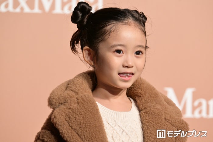 「海のはじまり」子役・泉谷星奈、雑誌専属モデル同士でプリクラ撮影「天使が2人」「瞳がキラキラしてる」の声