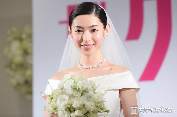 ゼクシィ 新cmガール白石聖 泉ピン子から結婚アドバイス 絶対上手くいかない 男性とは モデルプレス