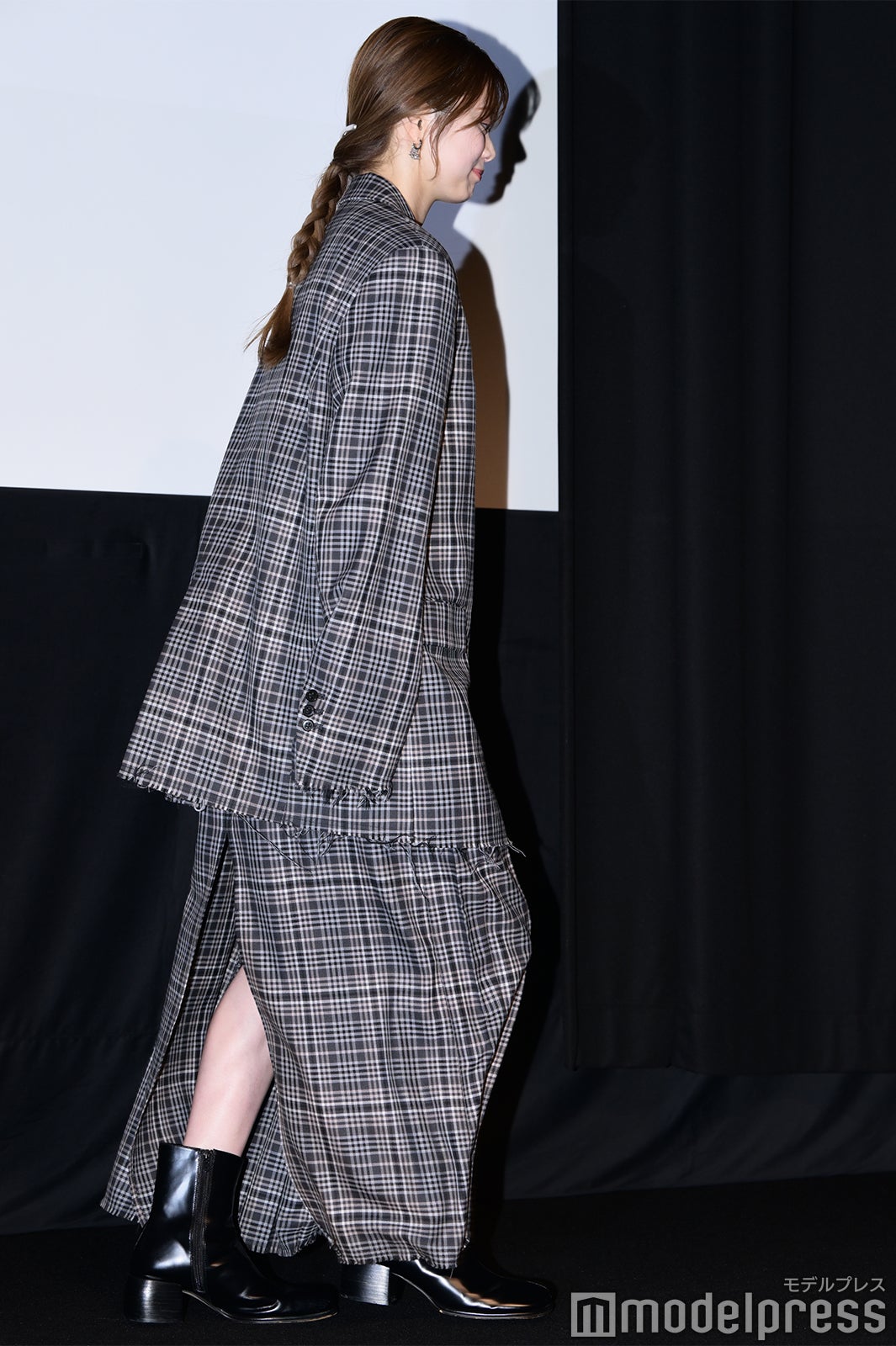 紺野彩夏（C）モデルプレス