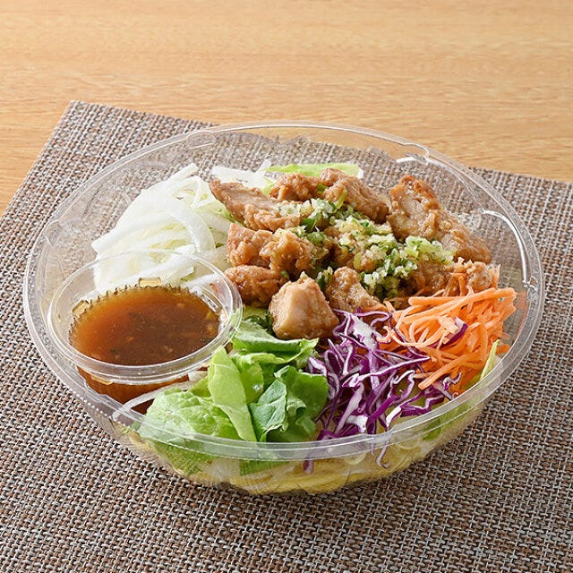 ファミリーマート　菰田シェフ　第四弾　油淋鶏のせ中華麺サラダ