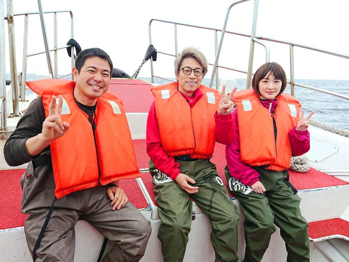 田村淳(中央)と生駒里奈(右) (C)テレビ東京