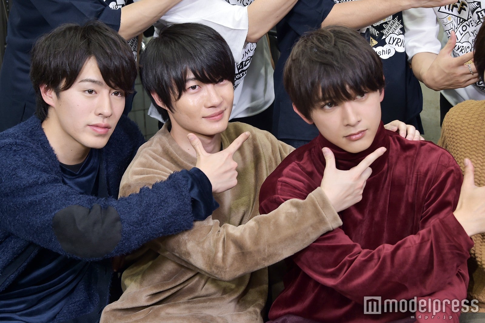 衣装が色違いのおそろい風 富田健太郎、神木隆之介、吉沢亮 （C）モデルプレス