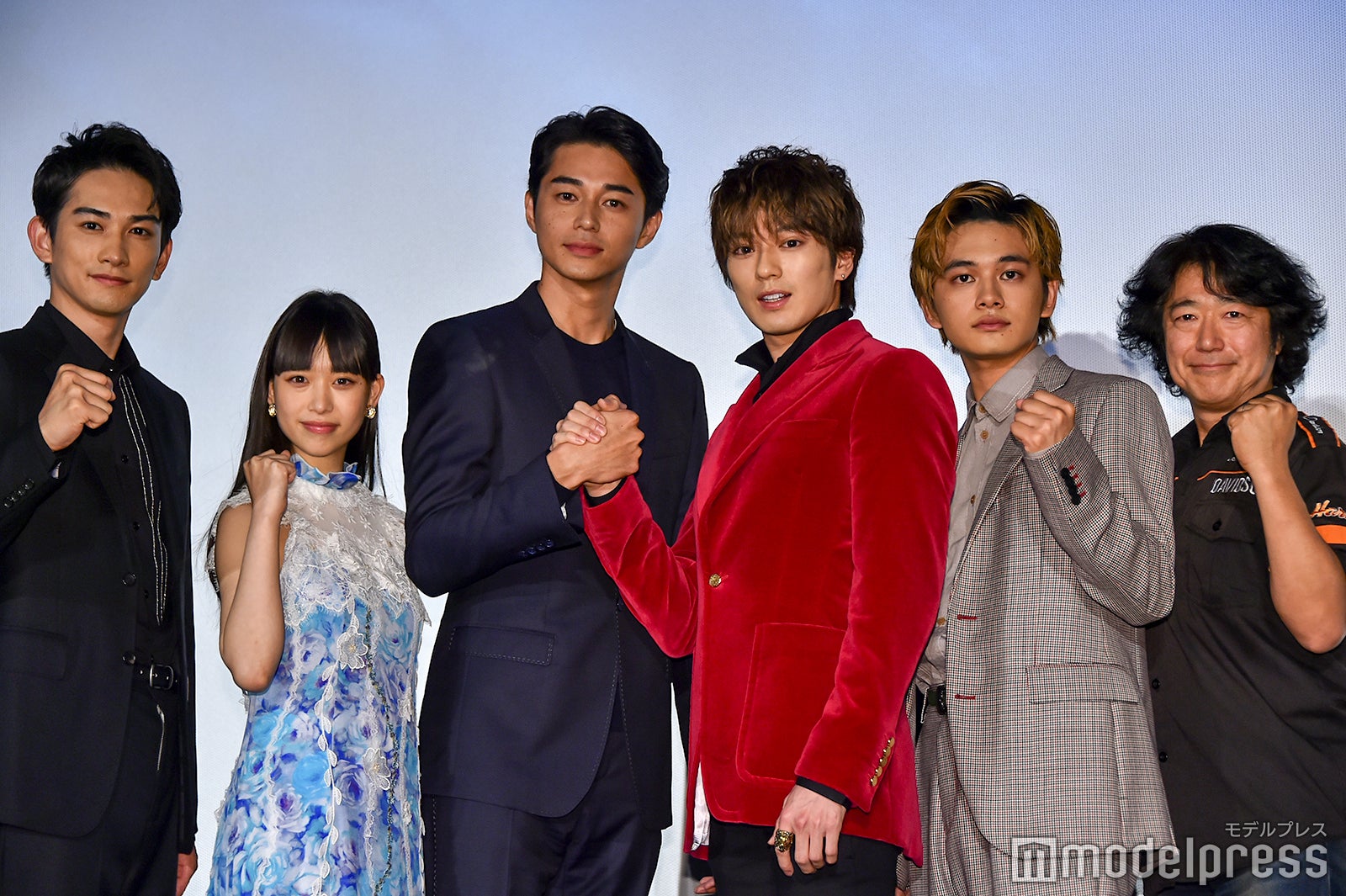 左から：町田啓太、森川葵、東出昌大、新田真剣佑、北村匠海、羽住英一郎監督 （C）モデルプレス