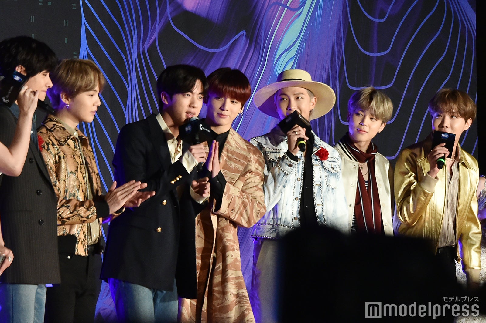 JINの誕生日を祝福するBTS （C）モデルプレス