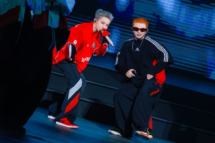 HOSHI、WOOZI(P)&(C)PLEDIS Entertainment