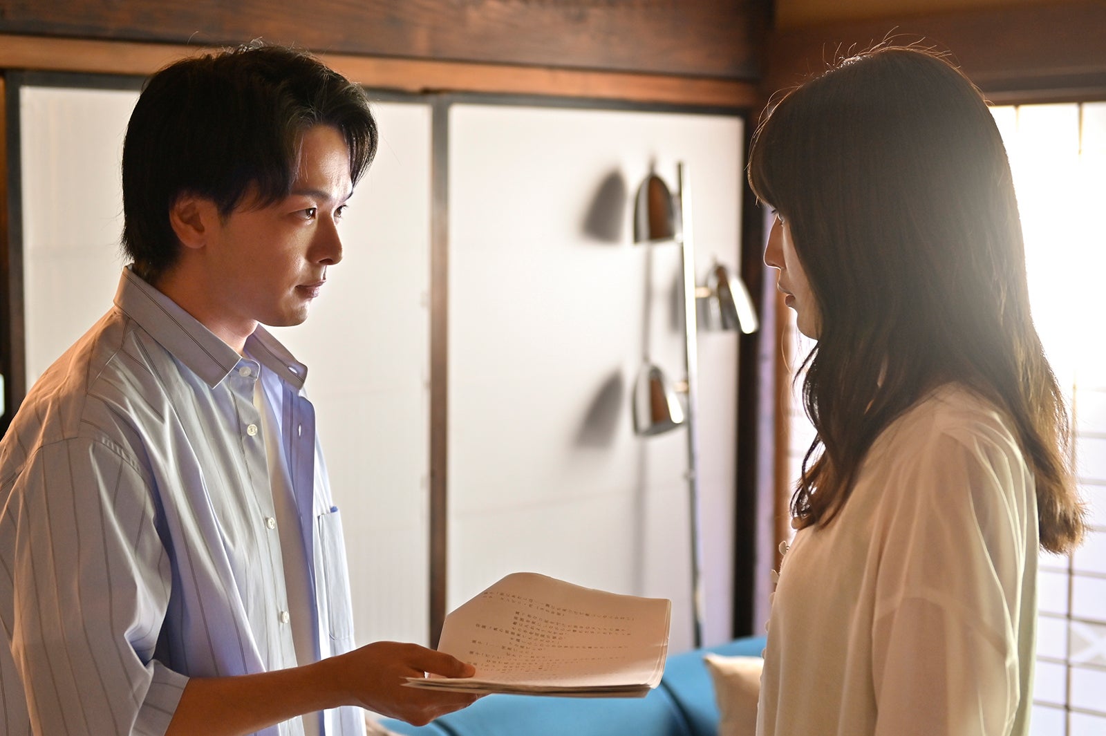 中村倫也、川口春奈（C）テレビ朝日