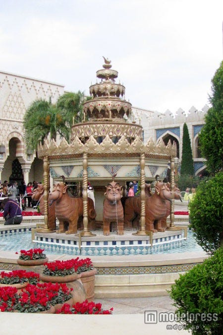 アラビアンコーストの広場にある噴水は少しの休憩を過ごすのにもピッタリです/東京ディズニーシー