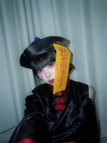 カジサックの高2長女、"キョンシー"のハロウィン仮装に反響「可愛すぎる」「噛まれてもいいくらい」