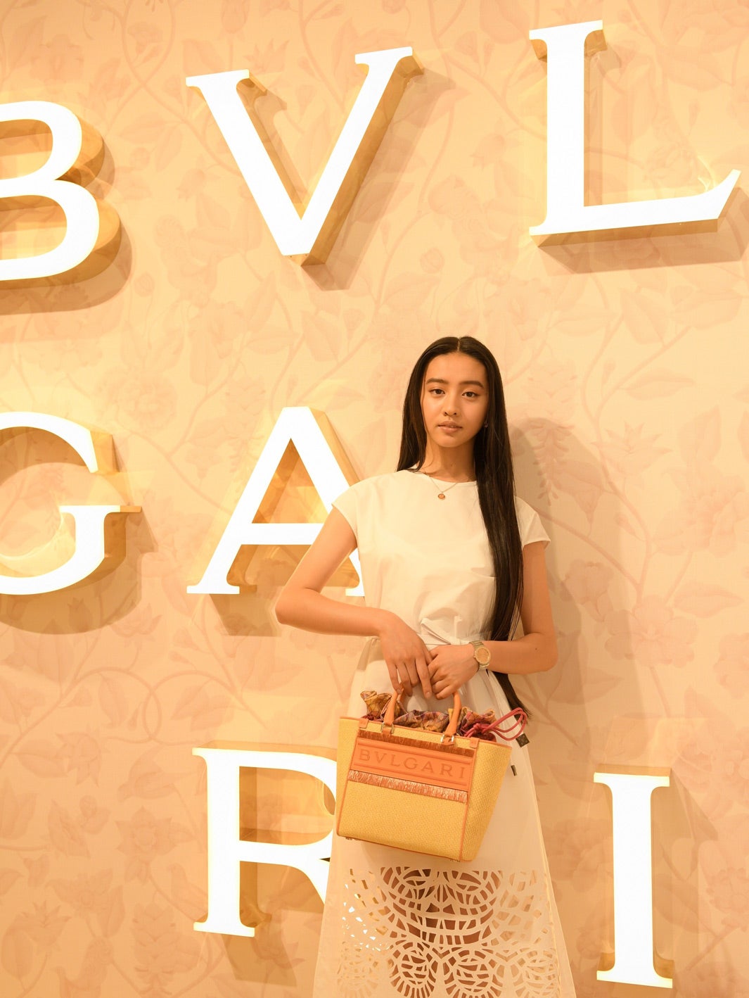 Koki,「ブルガリ」リゾートコレクションをエレガントに纏う