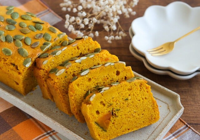 小麦粉もバターもいりません！おどろきのふわもち食感♡かぼちゃの米粉パウンドケーキのレシピ