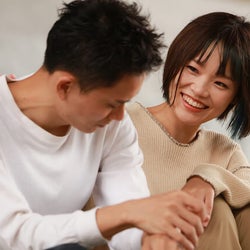 俺って頼りないのかな 彼氏が悩んでるときに見せる態度3つ モデルプレス