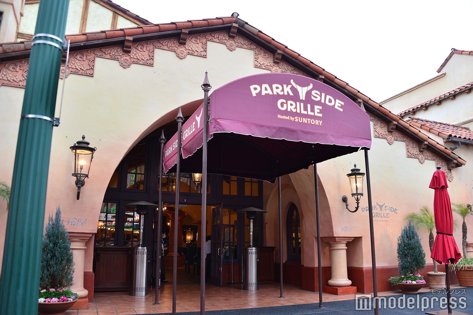 （C）モデルプレス