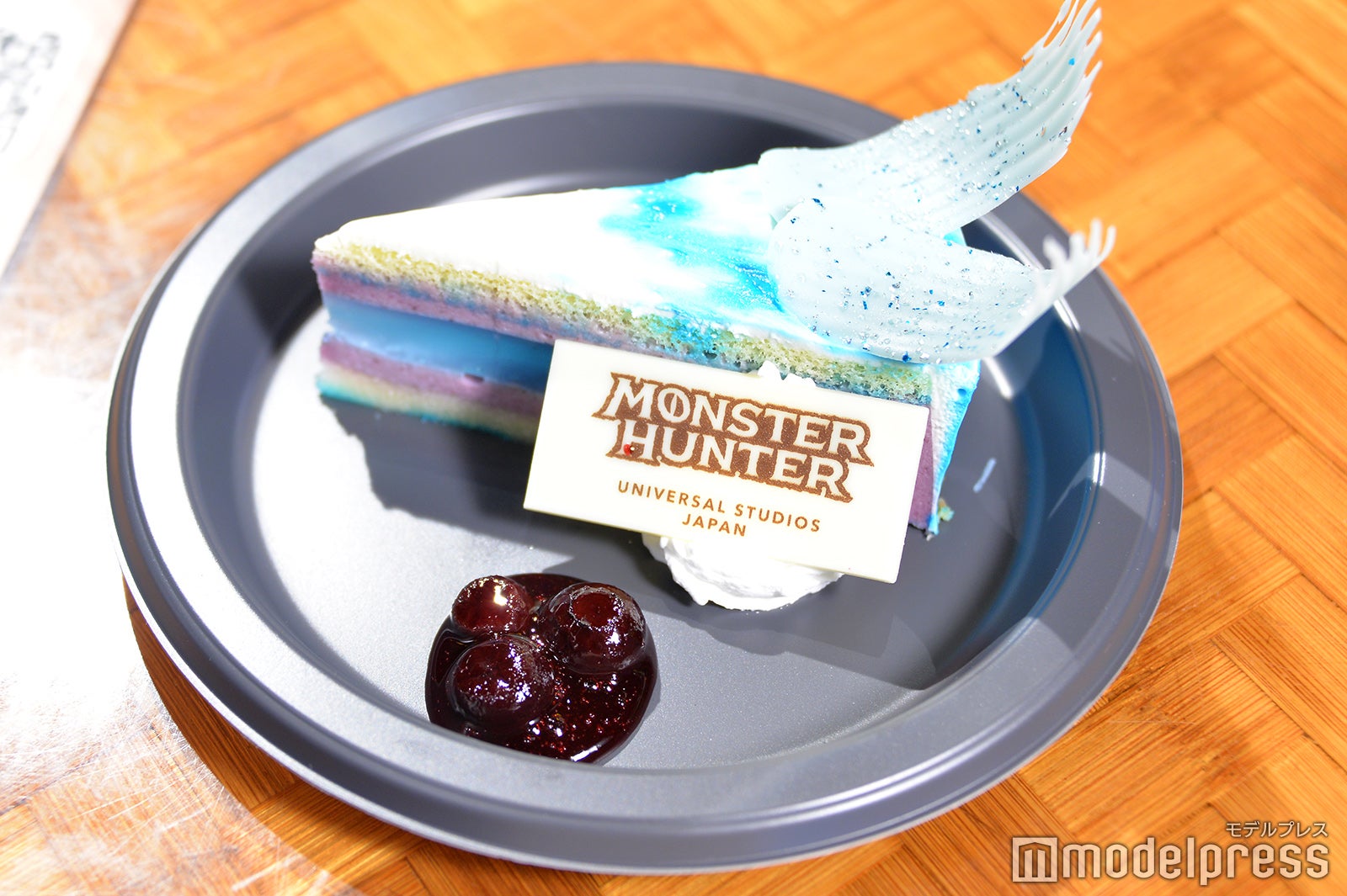 イヴェルカーナの極寒ケーキ～ブルーベリー～（C）モデルプレス