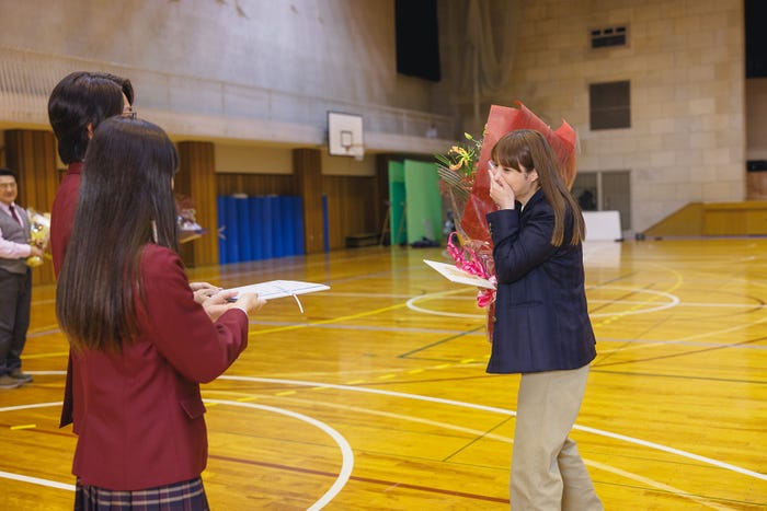 (右)広瀬アリス(C)日本テレビ