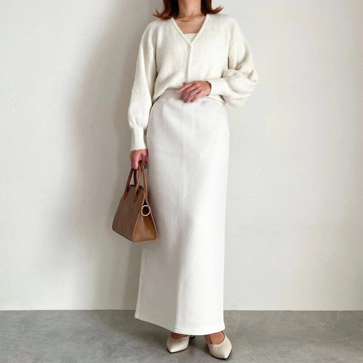 きれいめワントーンコーデ 2026ヘビーウェイトスウェットナロースカート白きれいめワントーンコーデ