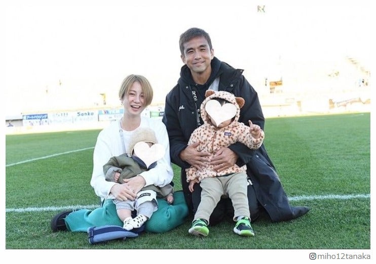 田中美保「9回目の結婚記念日」稲本潤一選手との家族ショットに「最高」「素敵夫婦」