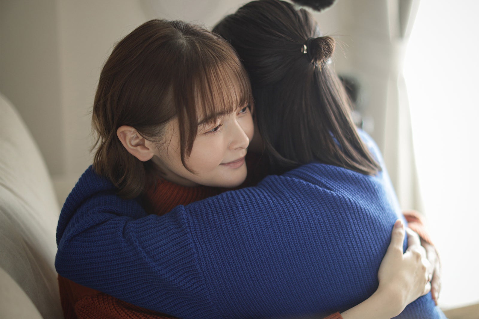 玉城ティナ、鳴海唯「君が獣になる前に」第10話より（C）「君が獣になる前に」製作委員会