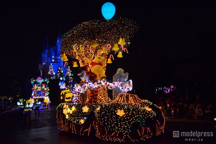 「東京ディズニーランド・エレクトリカルパレード・ドリームライツ」もクリスマス仕様に