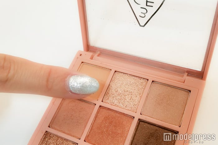 ②上段中央(C)モデルプレス