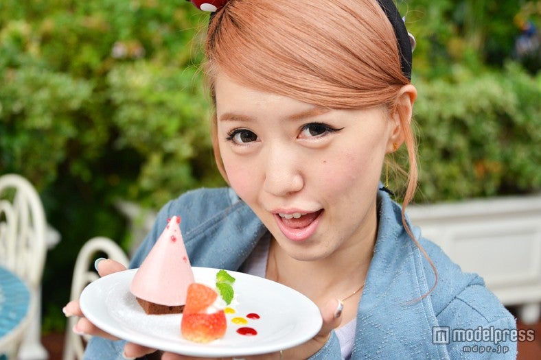 「プラザパビリオン・レストラン」スペシャルセット／モデル：河西里音