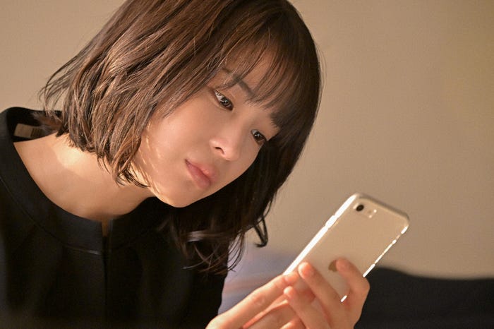 広瀬すず「クジャクのダンス、誰が見た?」第1話(C)TBS