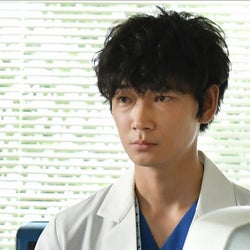 綾野剛主演 コウノドリ 坂口健太郎演じる新生児科医 まさかの診断ミス モデルプレス 綾野剛主演 コウノドリ 坂口健太郎演じる新生児科医 まさかの診断ミス モデルプレス