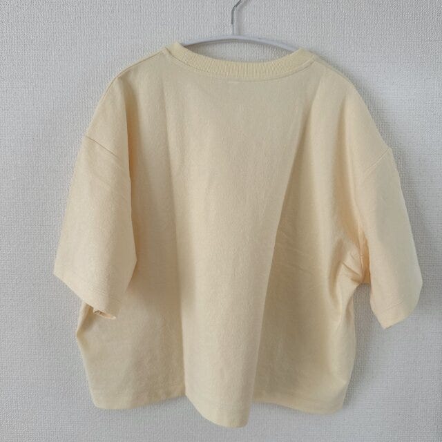 ユニクロ　テクスチャージャージーT　YELLOW　後ろ側