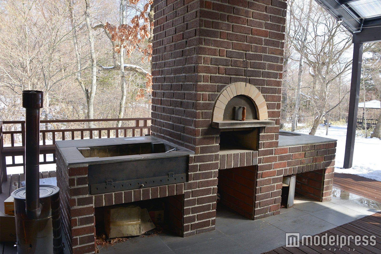 庭（C）モデルプレス