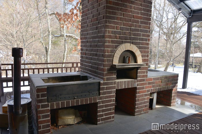 庭(C)モデルプレス