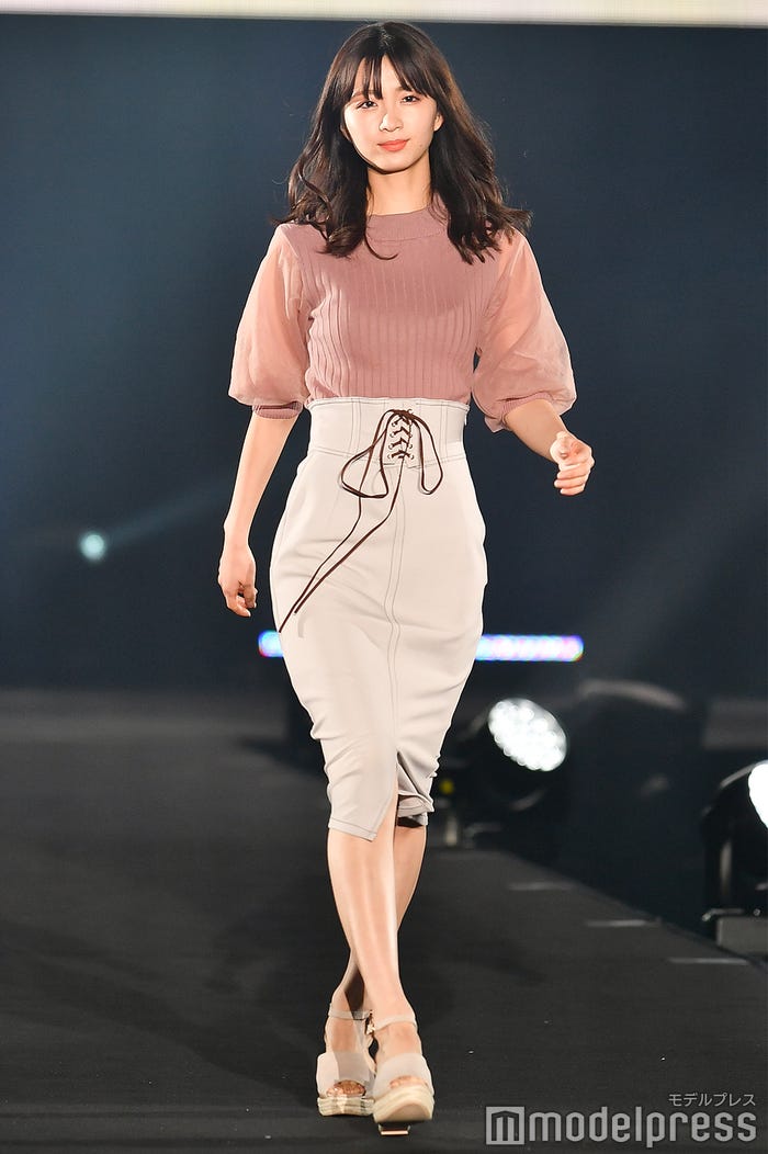 岡崎紗絵(C)モデルプレス