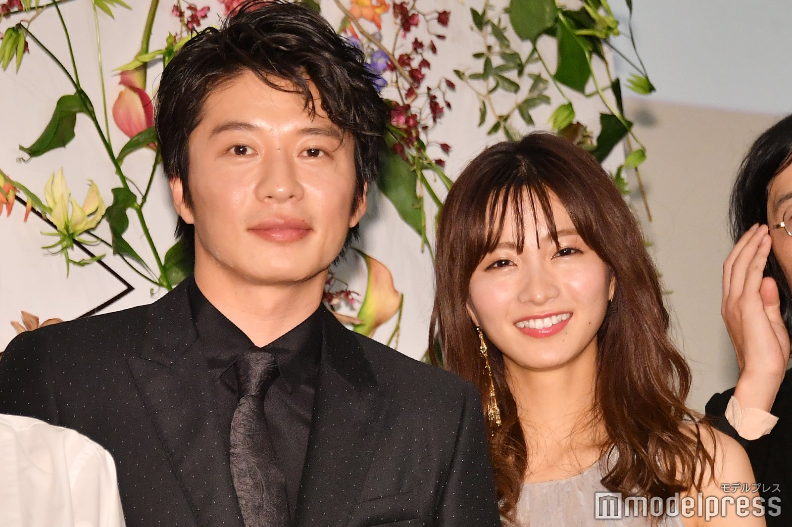 岡崎紗絵、田中圭を絶賛「田中さんのおかげ」＜mellow＞