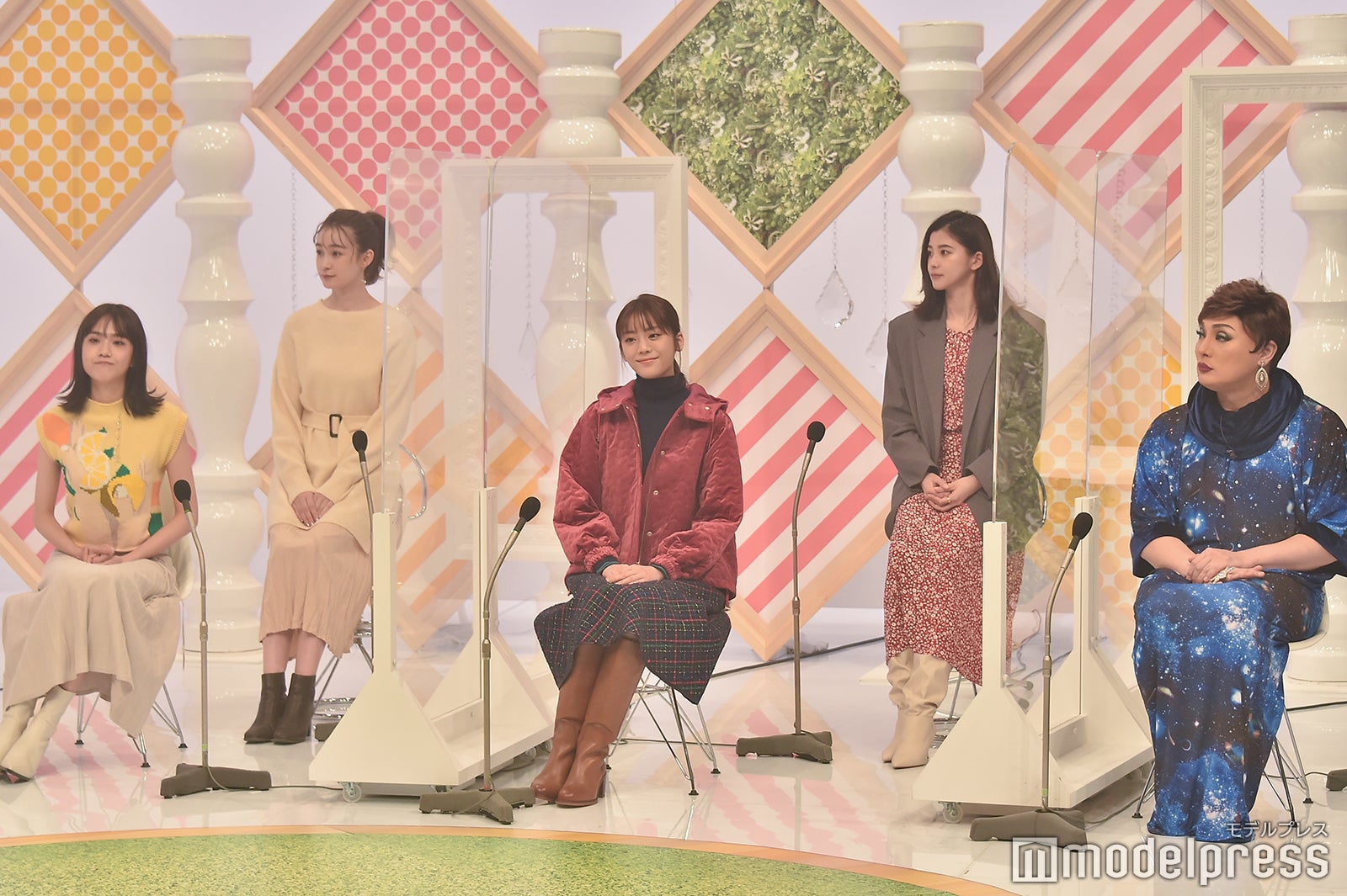 松井愛莉、藤井サチ、貴島明日香、朝比奈彩、ナジャ・グランディーバ／（C）モデルプレス