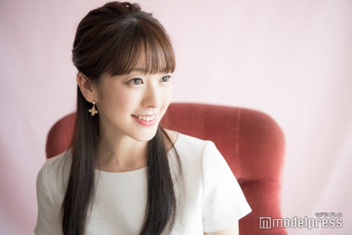 三上真奈アナウンサー(C)モデルプレス