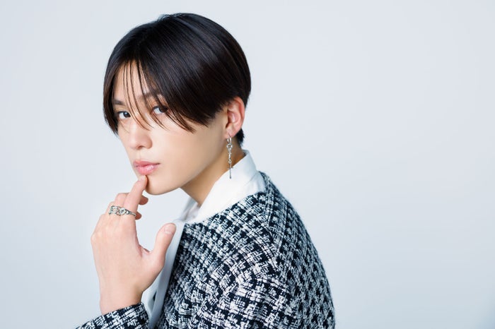 FANTASTICS八木勇征、初の雑誌連載決定 グループ加入時の葛藤・芝居への思い明かす【The Only One～with entertainment！～】