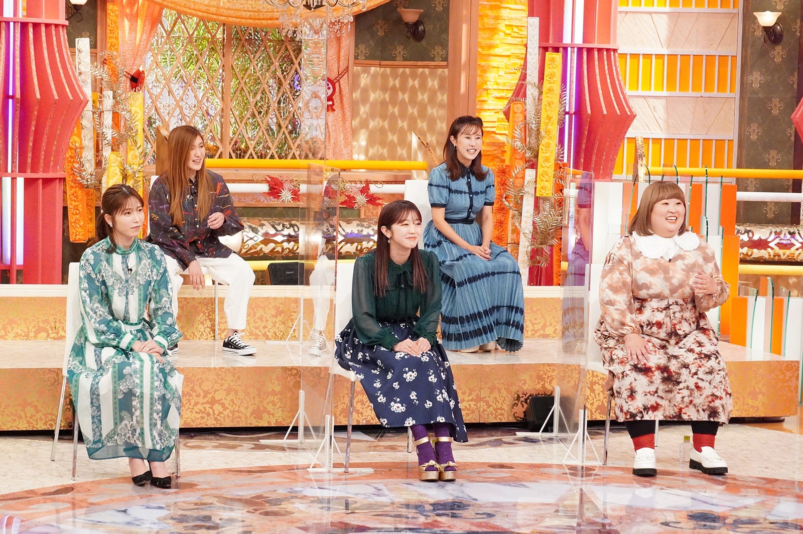 横山由依、薄幸、峯岸みなみ、馬場ももこ、かなで（C）フジテレビ