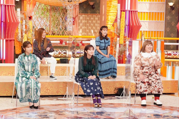 横山由依、薄幸、峯岸みなみ、馬場ももこ、かなで(C)フジテレビ